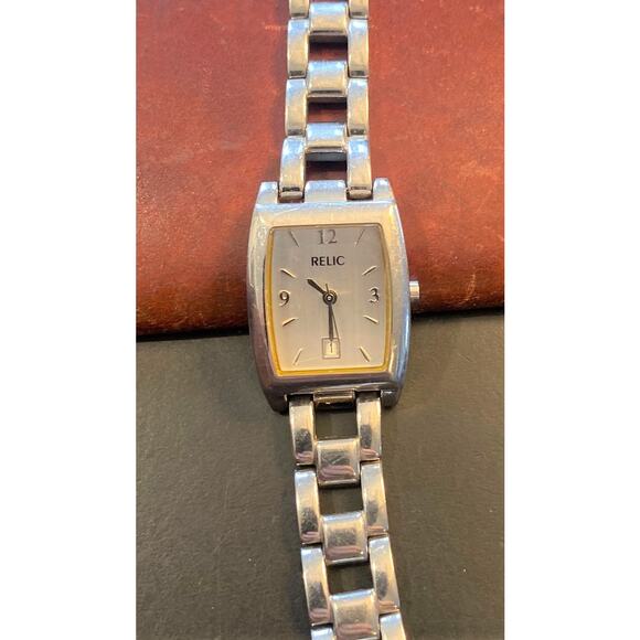 Women's 23mm Silver Tone Relic Watch, Date Window - Picture 1 of 3